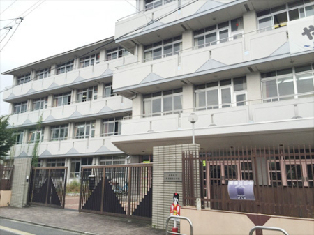 京都府京都市伏見区葭島金井戸町 17-2の中古マンションの周辺環境