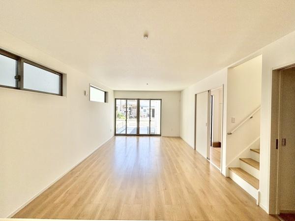 s{ssEԉk̐VzˌẴrO