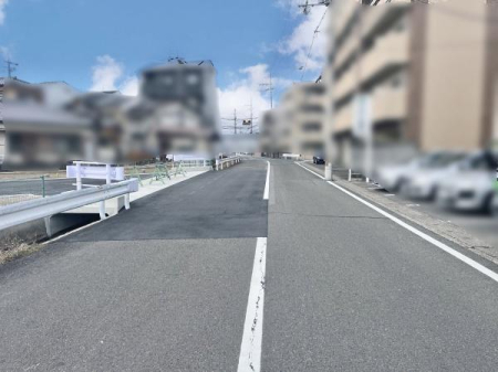 s{ssjrK̐VzˌĂ̑OʓH܂ތnʐ^