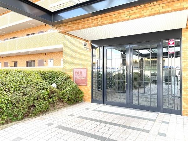 ���s�{���s�s���g�ˉ@���G�� 2-1�̒��Ã}���V�����̃G���g�����X