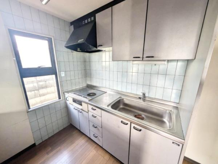 ���s�{���s�s���㒹�H�c�㒬 36-2�̒��Ã}���V�����̃L�b�`��