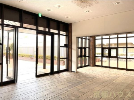 ���s�{���s�s���g�ˉ@���G�� 16-1�̒��Ã}���V�����̃G���g�����X