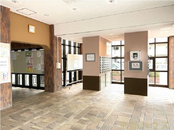 ���s�{���s�s���g�ˉ@���G�� 16-1�̒��Ã}���V�����̃G���g�����X