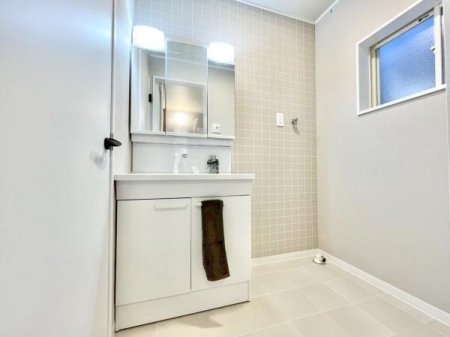 s{ss攪̒ÈˌĂ̐ʑEʏ