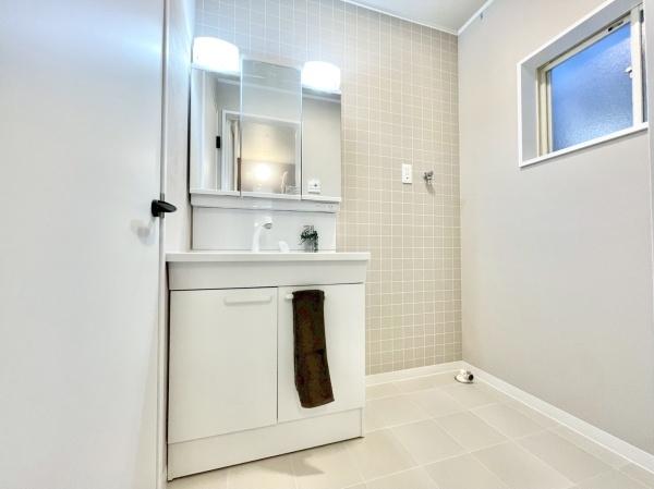 s{ss攪̒ÈˌĂ̐ʑEʏ