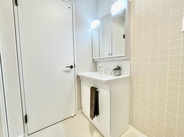 s{ss攪̒ÈˌĂ̐ʑEʏ