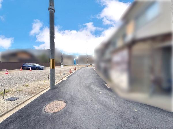 s{ssE搼ɖk̓yn̑OʓH܂ތnʐ^