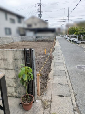 ���s�{���s�s�����旒�R���C�����̐V�z��ˌ��Ă̑O�ʓ��H�܂ތ��n�ʐ^