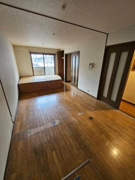 ���s�{���s�s�E���摾�`�쌳���̒��È�ˌ��Ẵ��r���O