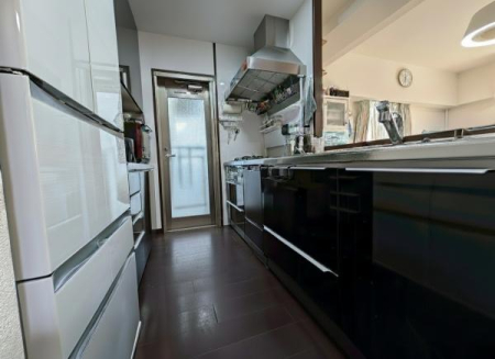 ���s�{���s�s���㒹�H���c�� 4�̒��Ã}���V�����̃L�b�`��