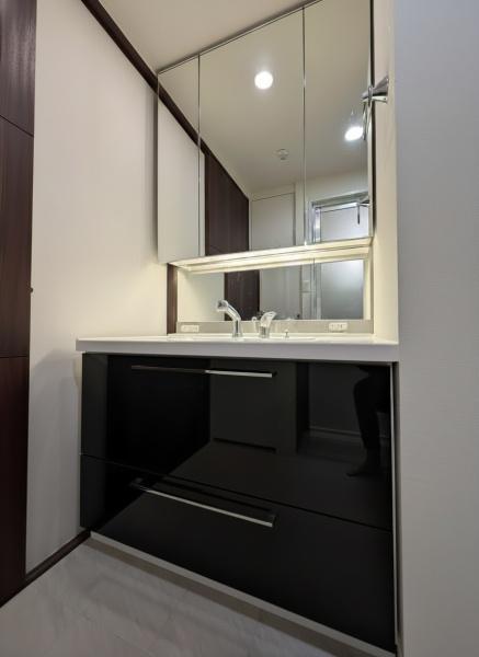 ���s�{���s�s���㒹�H���c�� 4�̒��Ã}���V�����̌���