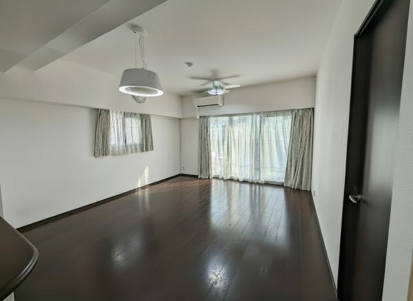 ���s�{���s�s���㒹�H���c�� 4�̒��Ã}���V�����̃��r���O