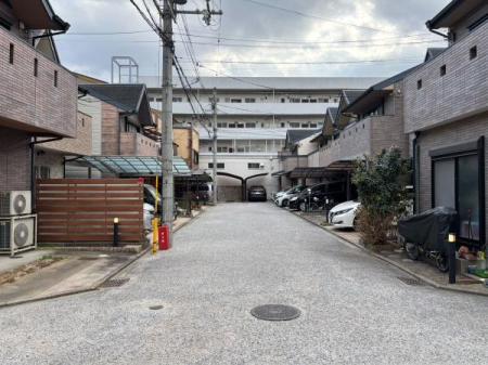 ���s�{���s�s��擌����G�ے��̒��È�ˌ��Ă̑O�ʓ��H�܂ތ��n�ʐ^