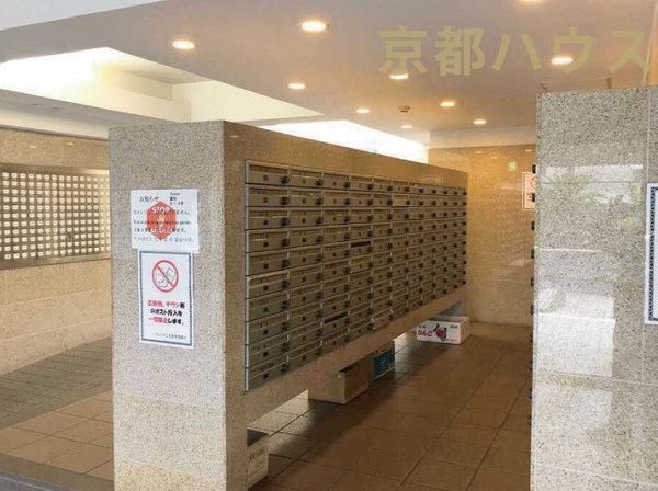 ���s�{���s�s�E���搼�@���o�� 111�̒��Ã}���V�����̃G���g�����X