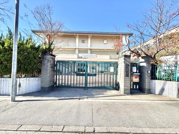 ���s�{���s�s�E���搼�@�v�c�� 21-1�̒��Ã}���V�����̎��ӊ�