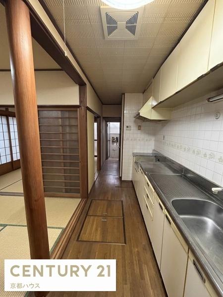 ���s�{���s�s��攪���������̒��È�ˌ��ẴL�b�`��